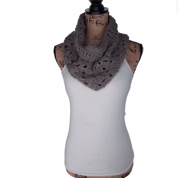 🌹 Scarf - Picture 1 of 1